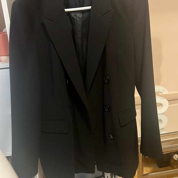 SIMONS Contemporaine little oversized pitch black blazer (appears lighter) - Picture 1 of 4